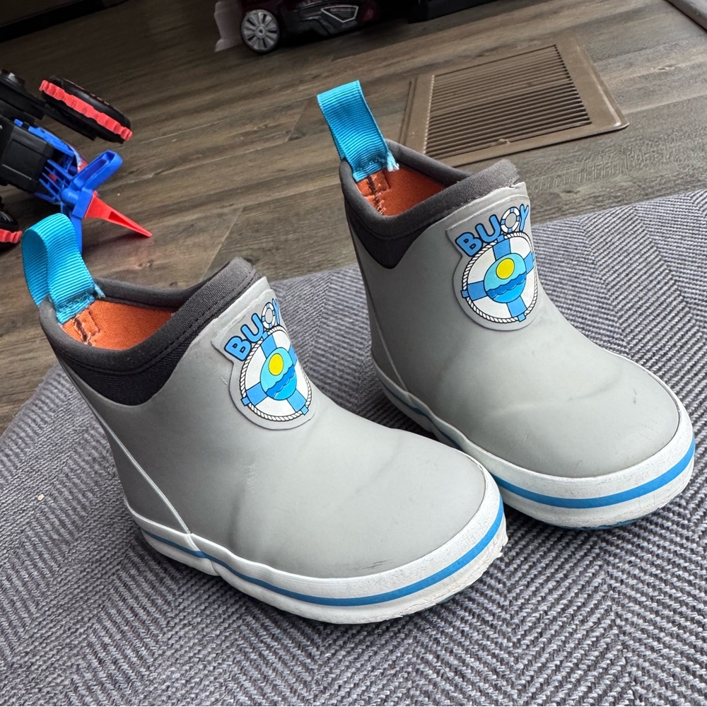 Toddler 7 buoy boots